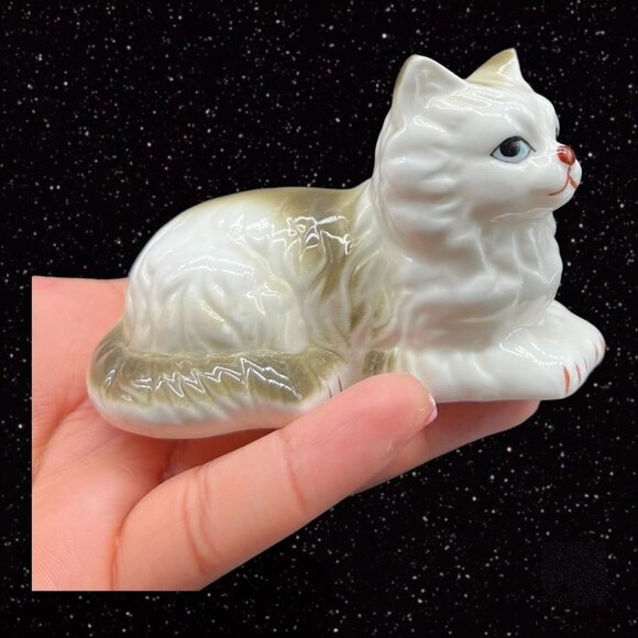 Vintage Genuine Bone China White Gray Cat Kitten Figurine Taiwan 3.5”W 2”T - Picture 9 of 12